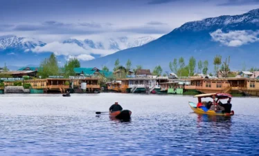 kashmir dal lake