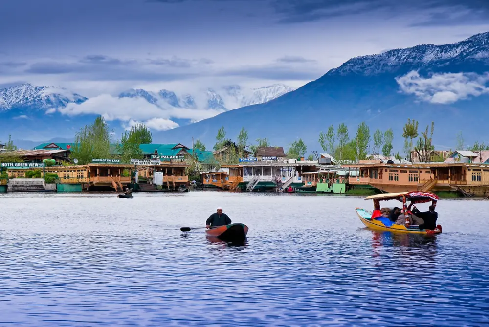 kashmir dal lake